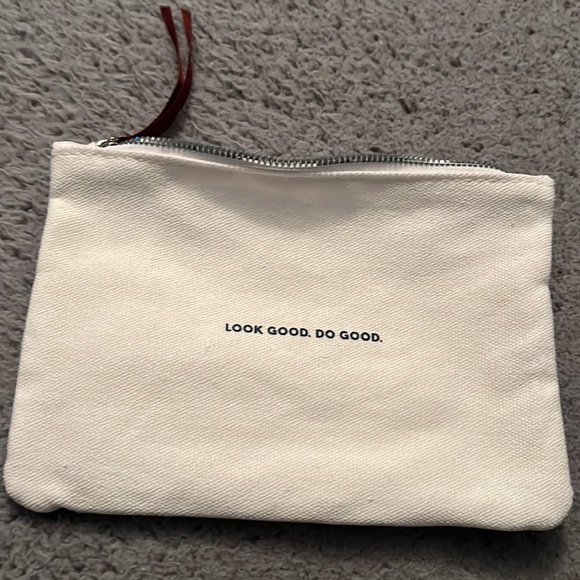 Makeup Bag - Picture 2 of 3